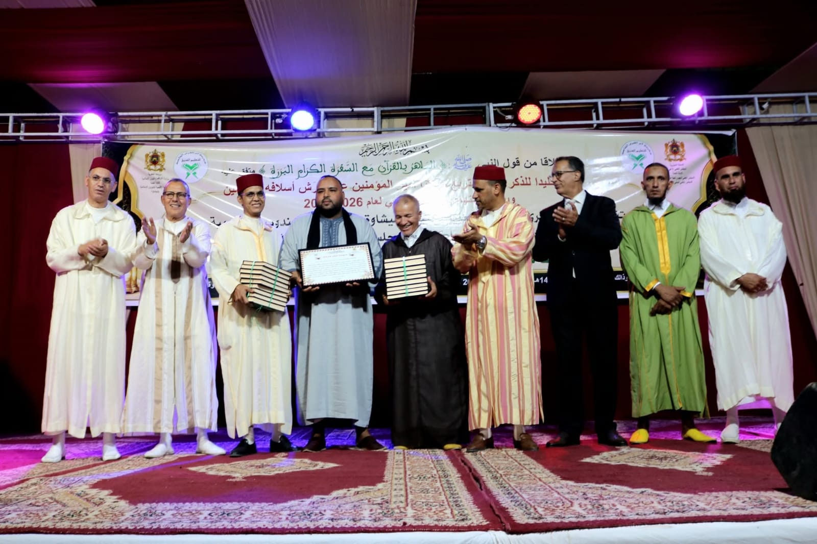 تنظم مدرسة أم القرى الخاصة للتعليم العتيق بشيشاوة تحت إشراف المندوبية الإقليمية للشؤون الإسلامية عرسا قرآنيا احتفاء بالخاتمات لكتاب الله تعالى